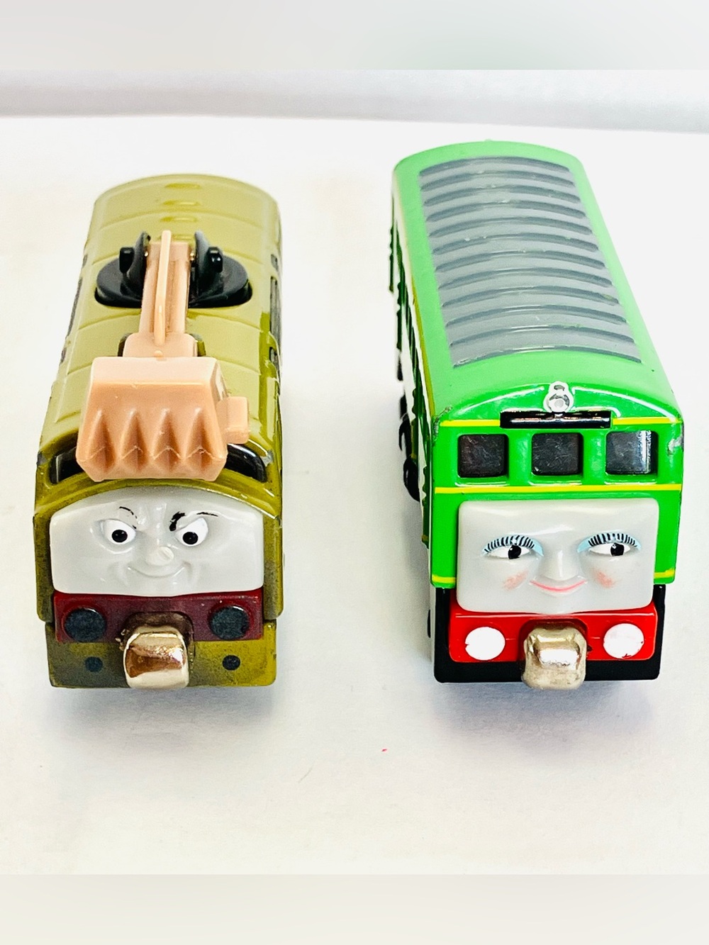 Thomas & Friends Take N Play Diesel 10 & Daisy Diecast Magnetic Trains